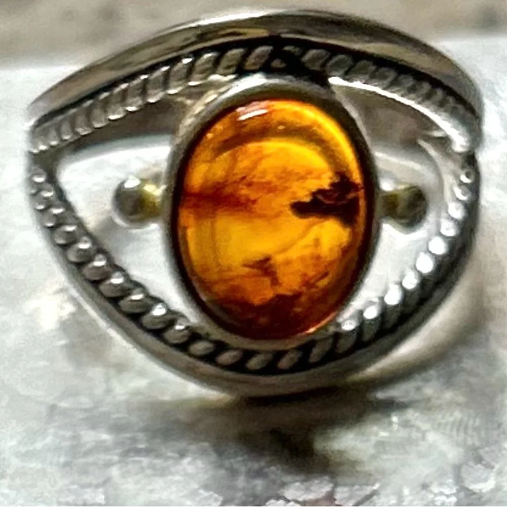 925 Sterling Silver style ring
